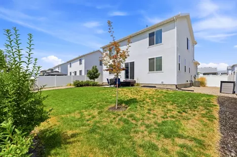 Exterior - 789 W Wickham Dr, Murray, UT 84123 photo 3 of 7