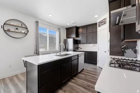 Kitchen - 789 W Wickham Dr, Murray, UT 84123 photo 2 of 5