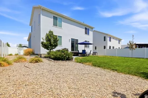 Exterior - 789 W Wickham Dr, Murray, UT 84123 photo 5 of 7