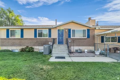 Exterior - 711 S Main St, Orem, UT 84058 photo 1 of 7