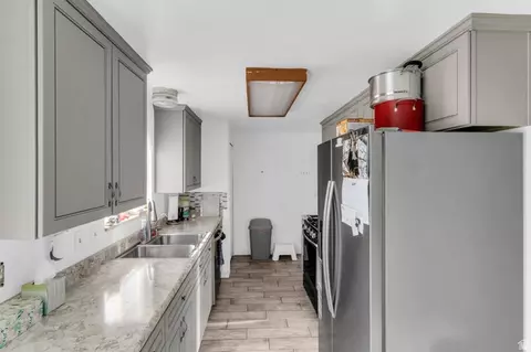 Kitchen - 711 S Main St, Orem, UT 84058 photo 3 of 6