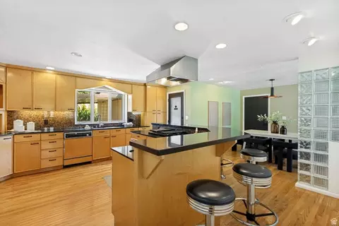 Kitchen - 2463 E Arnett Dr, Millcreek, UT 84109 photo 5 of 6