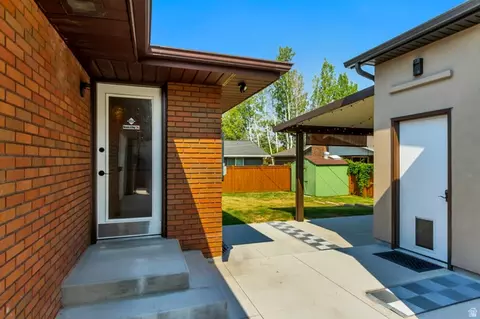 Exterior - 2463 E Arnett Dr, Millcreek, UT 84109 photo 2 of 9