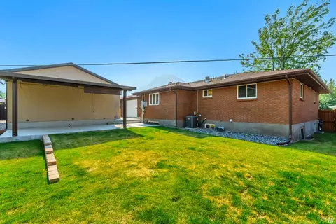 Exterior - 2463 E Arnett Dr, Millcreek, UT 84109 photo 9 of 9