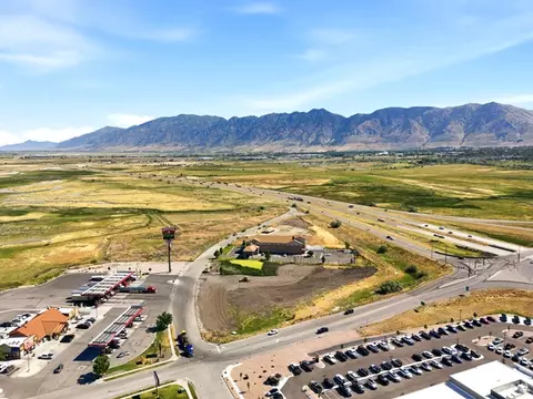 1069 S 1600 W #4, Perry, UT 84302 photo 8