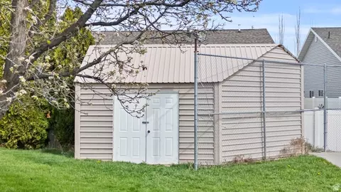 Exterior - 240 N 300 E, Preston, ID 83263 photo 6 of 7