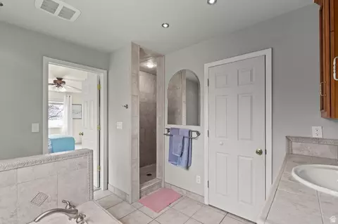Bath - 240 N 300 E, Preston, ID 83263 photo 6 of 7