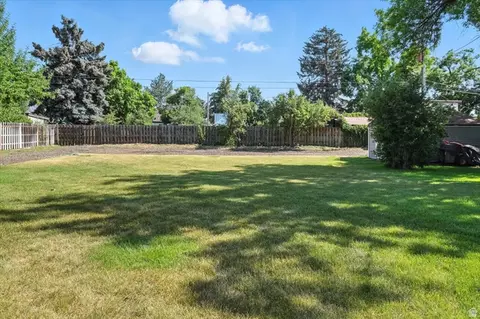 Exterior - 434 River Heights Blvd, River Heights, UT 84321 photo 4 of 10