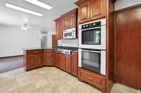 Kitchen - 434 River Heights Blvd, River Heights, UT 84321 photo 2 of 2