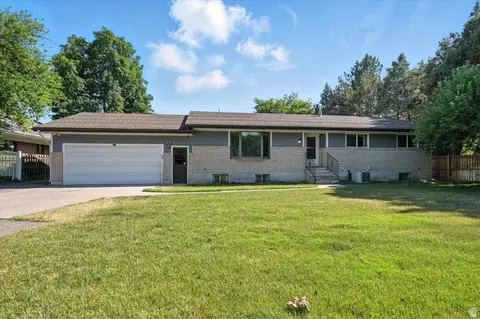 Exterior - 434 River Heights Blvd, River Heights, UT 84321 photo 7 of 10