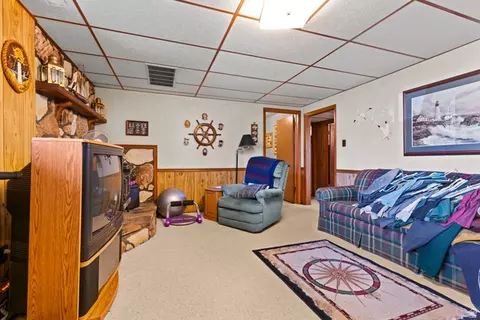 Living - 703 Emerald Dr, Bountiful, UT 84010 photo 4 of 4