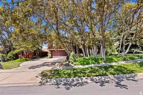 Exterior - 703 Emerald Dr, Bountiful, UT 84010 photo 2 of 9