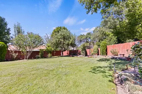 Exterior - 703 Emerald Dr, Bountiful, UT 84010 photo 6 of 9