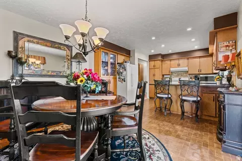 Dining - 703 Emerald Dr, Bountiful, UT 84010 photo 1 of 2