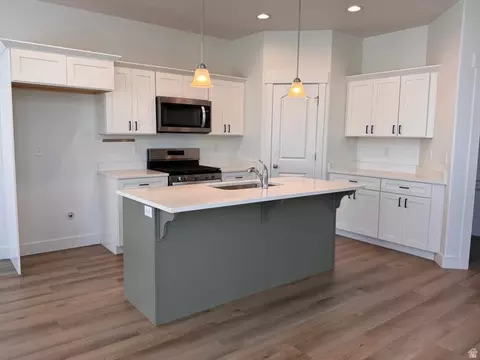 1048 N Wayne Dr, Saratoga Springs, UT 84045