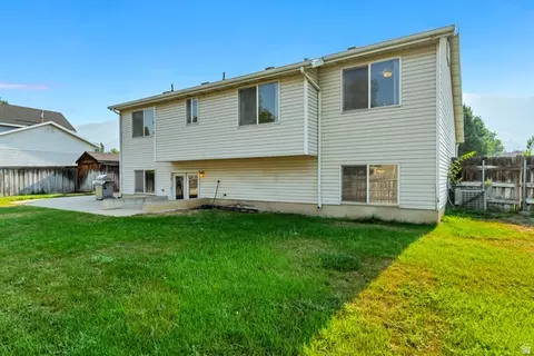 Exterior - 1643 Lewis And Clark Dr, Centerville, UT 84014 photo 3 of 4