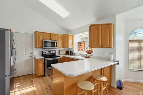 Kitchen - 1643 Lewis And Clark Dr, Centerville, UT 84014 photo 2 of 3