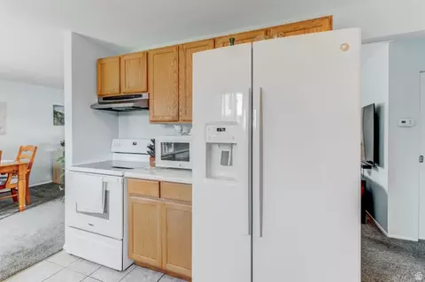Kitchen - 834 E Silver Shadows Dr, Murray, UT 84107 photo 2 of 2