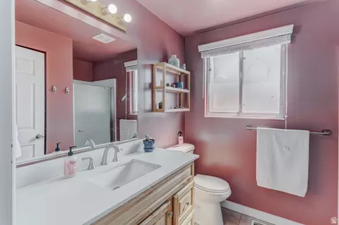 Bath - 834 E Silver Shadows Dr, Murray, UT 84107 photo 3 of 3