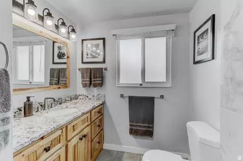 Bath - 834 E Silver Shadows Dr, Murray, UT 84107 photo 1 of 3