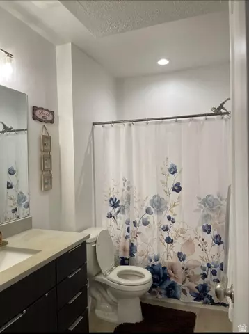 Bath - 655 E Oliver Rd, Tooele, UT 84074 photo 3 of 4