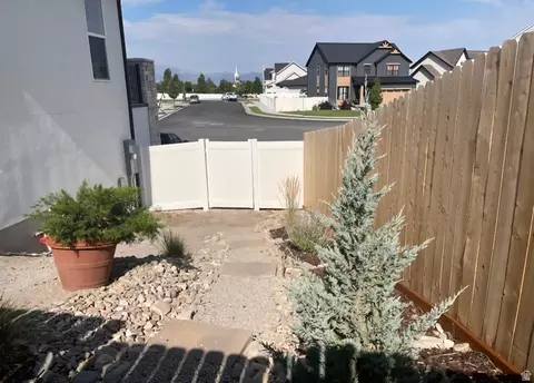 Exterior - 655 E Oliver Rd, Tooele, UT 84074 photo 8 of 8