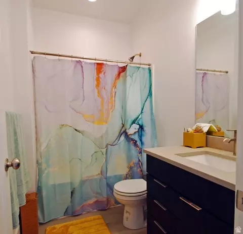 Bath - 655 E Oliver Rd, Tooele, UT 84074 photo 3 of 4