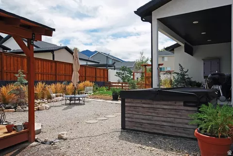 Exterior - 655 E Oliver Rd, Tooele, UT 84074 photo 5 of 8