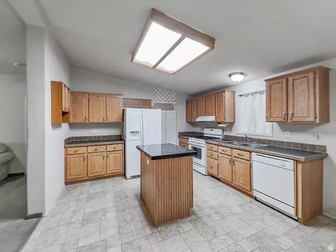 Kitchen - 70 S 300 E, Elsinore, UT 84724 photo 2 of 5
