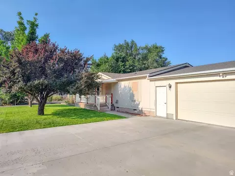 Exterior - 70 S 300 E, Elsinore, UT 84724 photo 4 of 14
