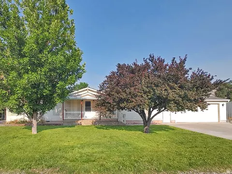 Exterior - 70 S 300 E, Elsinore, UT 84724 photo 3 of 14