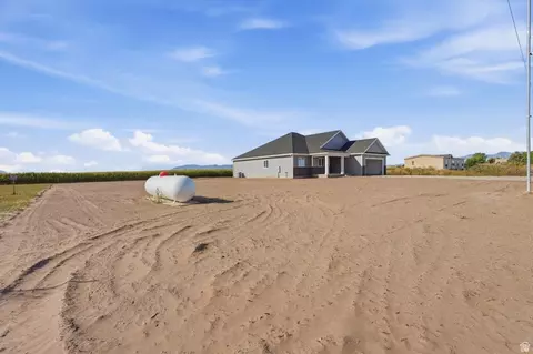 Exterior - 364 E 1600 S, Lewiston, UT 84320 photo 3 of 5