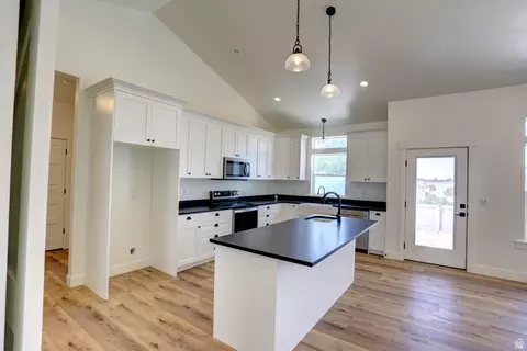 Kitchen - 1257 N 1350 E, Mapleton, UT 84664 photo 1 of 2