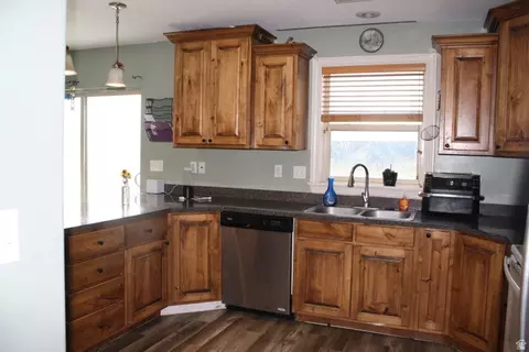 Kitchen - 2938 S 2800 E, Franklin, ID 83237 photo 2 of 2