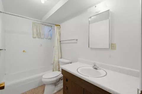 Bath - 53 S 350 E, Orem, UT 84058 photo 3 of 3