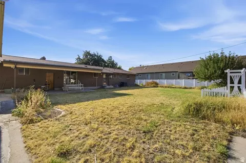 Exterior - 53 S 350 E, Orem, UT 84058 photo 7 of 10
