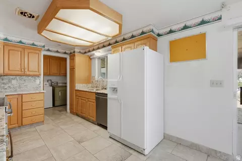 Kitchen - 53 S 350 E, Orem, UT 84058 photo 3 of 5