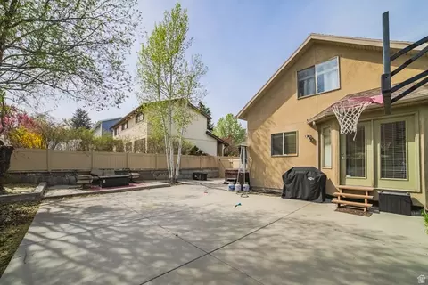 Exterior - 8621 S 1700 E, Sandy, UT 84093 photo 4 of 5