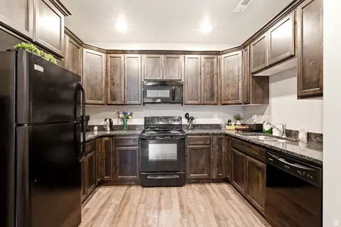 Kitchen - 564 W 1725 S, Orem, UT 84058 photo 2 of 2