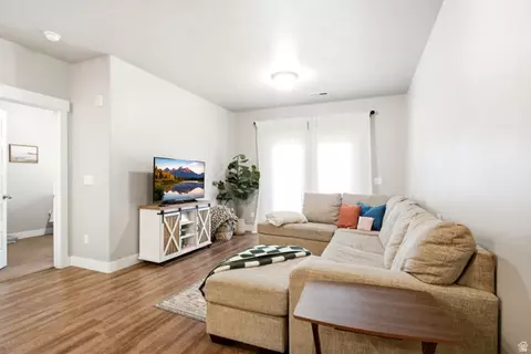 Living - 564 W 1725 S, Orem, UT 84058 photo 1 of 2