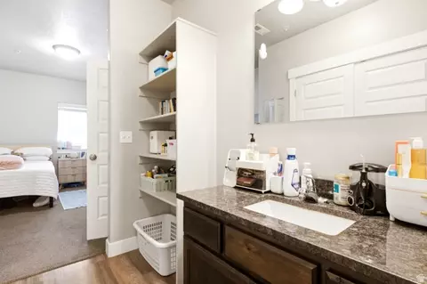 Bath - 564 W 1725 S, Orem, UT 84058 photo 3 of 3