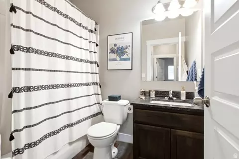 Bath - 564 W 1725 S, Orem, UT 84058 photo 2 of 3