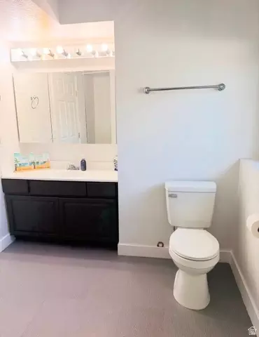 Bath - 4624 S Quiet Cir, Murray, UT 84107 photo 2 of 4