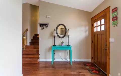 Entry Way - 4624 S Quiet Cir, Murray, UT 84107 photo 4 of 9