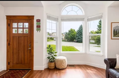 Entry Way - 4624 S Quiet Cir, Murray, UT 84107 photo 3 of 9