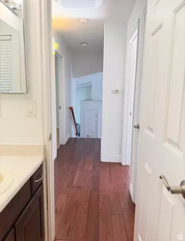 Entry Way - 4624 S Quiet Cir, Murray, UT 84107 photo 8 of 9