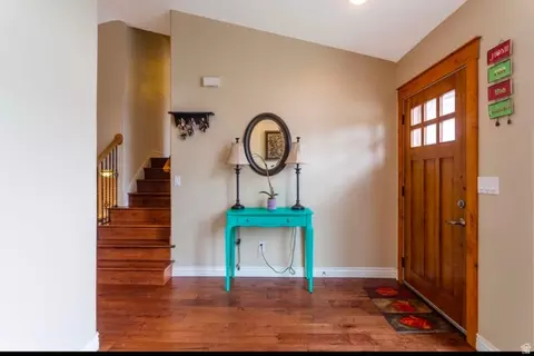 Entry Way - 4624 S Quiet Cir, Murray, UT 84107 photo 4 of 9