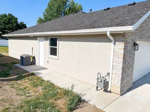 Exterior - 120 E 500 N, Hyde Park, UT 84318 photo 8 of 12