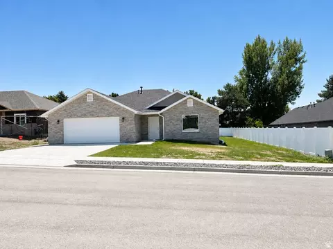 Exterior - 120 E 500 N, Hyde Park, UT 84318 photo 2 of 12