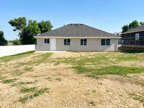 Exterior - 120 E 500 N, Hyde Park, UT 84318 photo 6 of 12